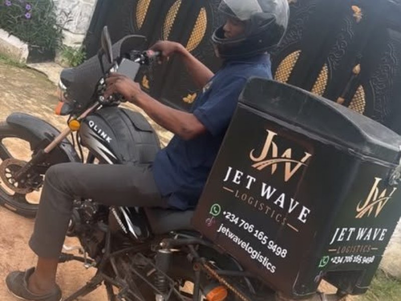jet-wave-logistics-fast-reliable-delivery-at-your-fingertips-small-1