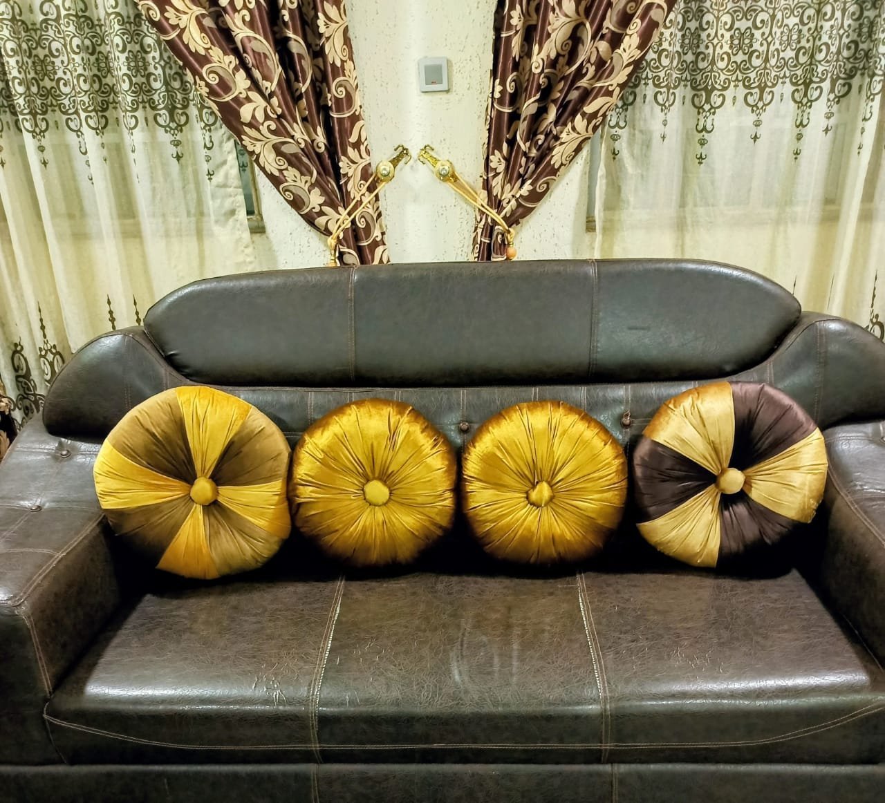 vikafriq-arts-crafts-customized-throw-pillows-mats-and-wall-artwork-big-1
