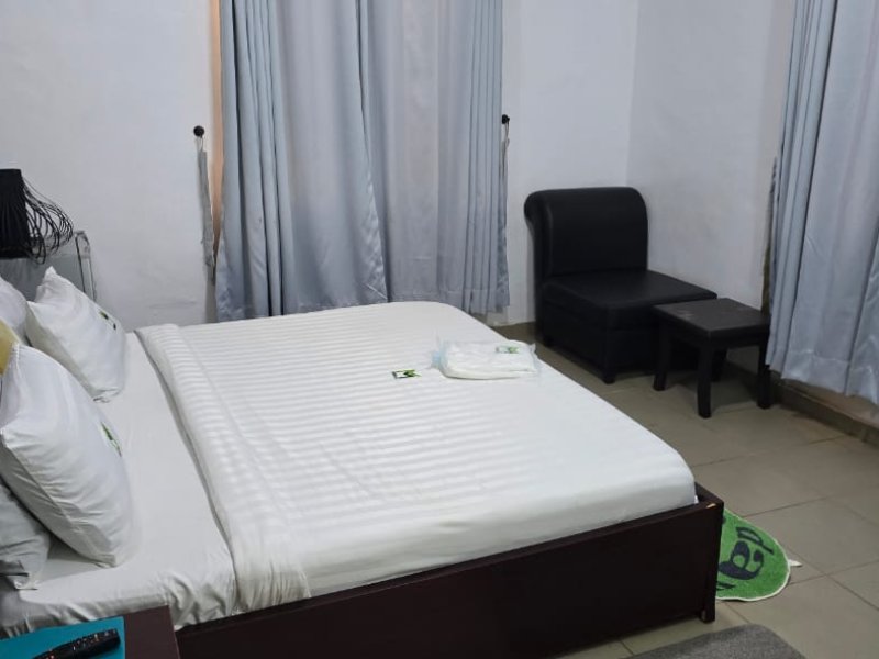 memorable-hotel-standard-room-small-1