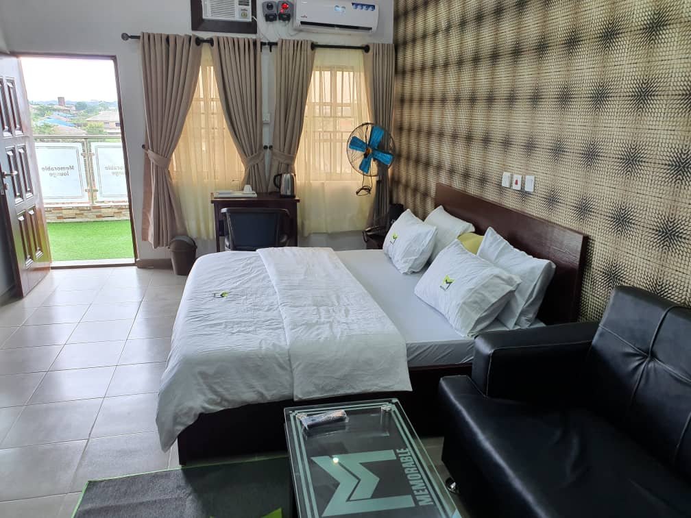 memorable-hotel-signature-room-n60000-night-top-tier-room-big-0