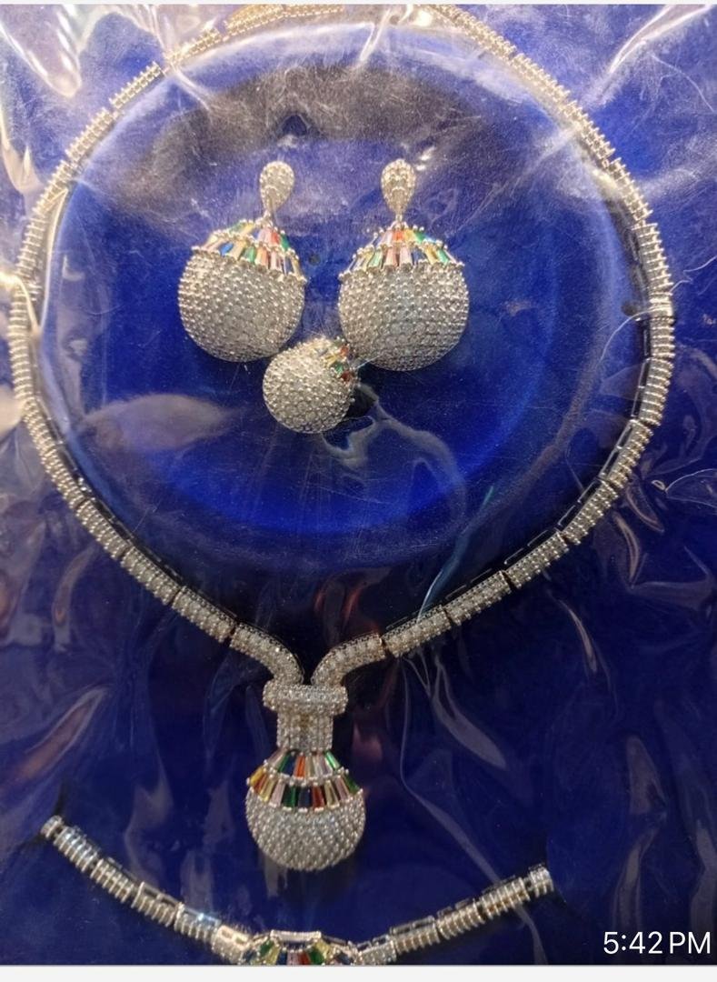 elegant-gold-silver-jewelry-sets-for-every-occasion-oyiza-jewelries-big-4