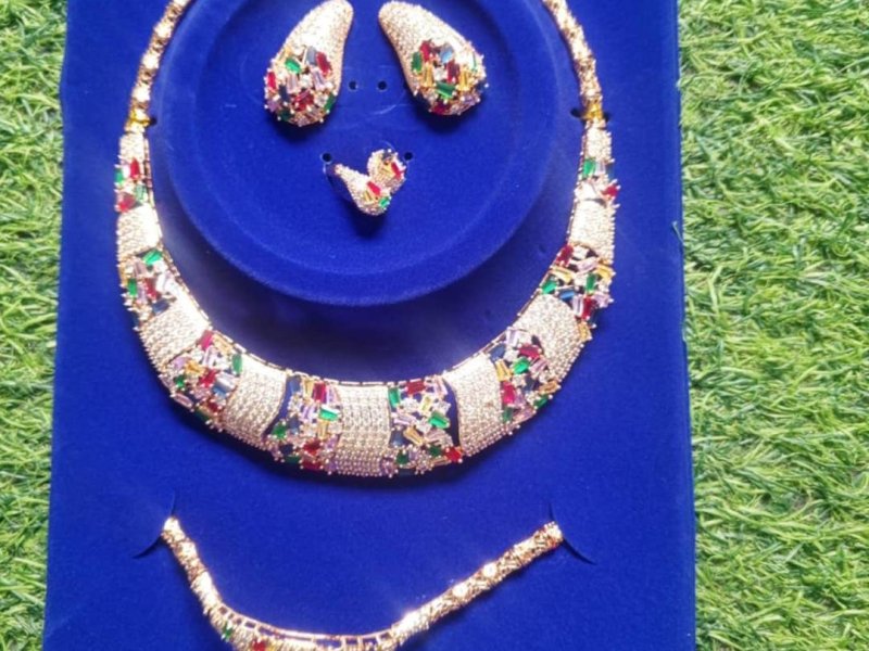 elegant-gold-silver-jewelry-sets-for-every-occasion-oyiza-jewelries-small-3