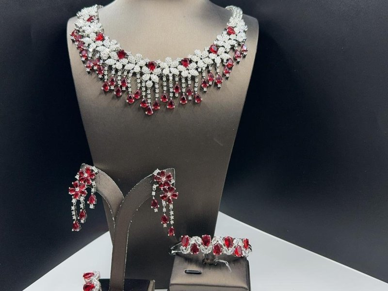 elegant-gold-silver-jewelry-sets-for-every-occasion-oyiza-jewelries-small-9