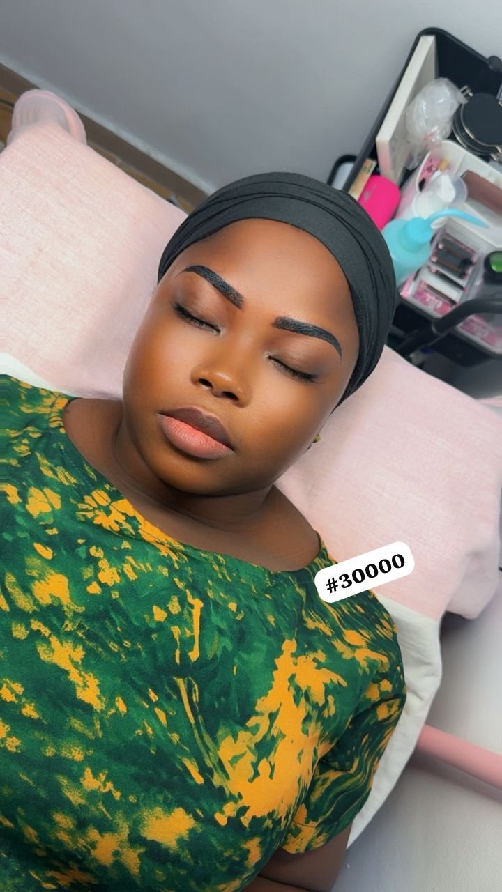 abbie-beauty-tavern-eyebrows-shaping-tint-big-0