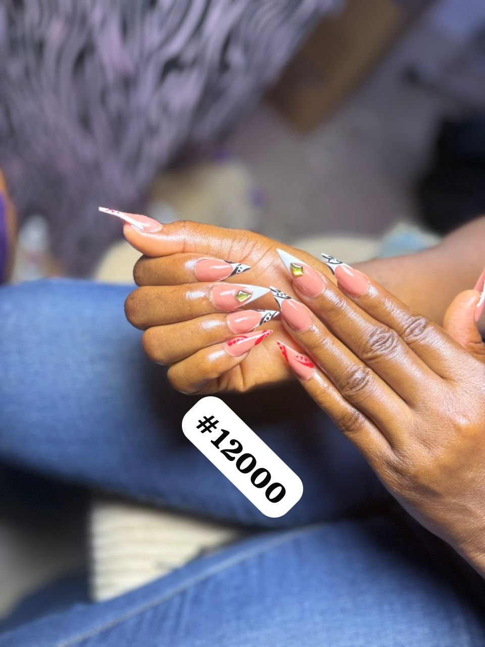 abbie-beauty-tavern-royal-pedicure-nail-art-big-1