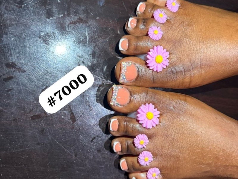 abbie-beauty-tavern-royal-pedicure-nail-art