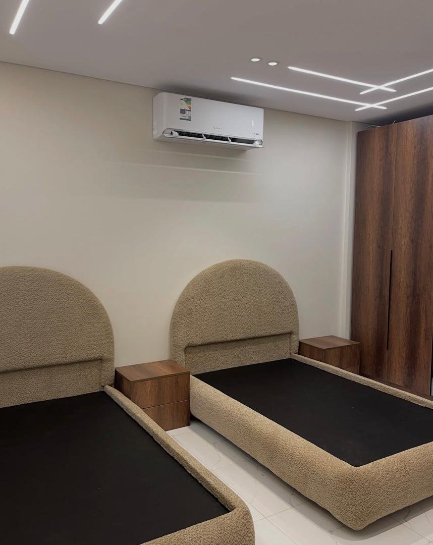 we-are-into-furnituresfor-homeshotels-and-offices-interior-decorations-big-4